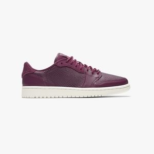 Wmns Air Jordan 1 Retro Low "No Swoosh"